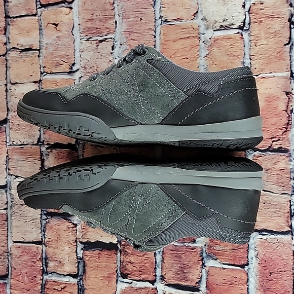 MERRILL PERFORMANCE FOOTWEAR, WOMANS SIZE 5.5 EUC - Picture 7 of 11